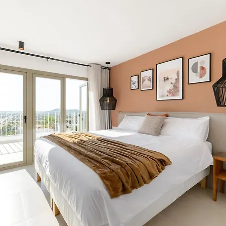 Maria - Luxury Getaway Villa *